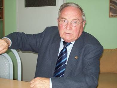 Dr. Franz J. Mönks